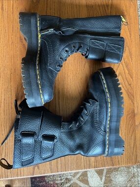 Dr. Martens Jagger Boots